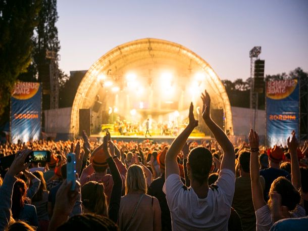 Summerstage gespiegelt